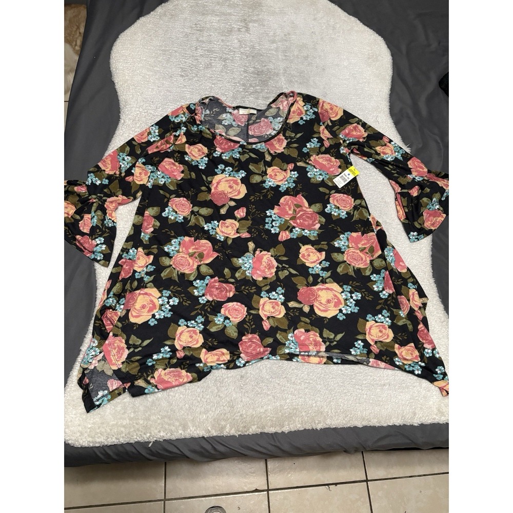 Bobbie Brooks Womens NWT Black Pink Floral Bell Sleeve Sharkbite Tunic Top 3X